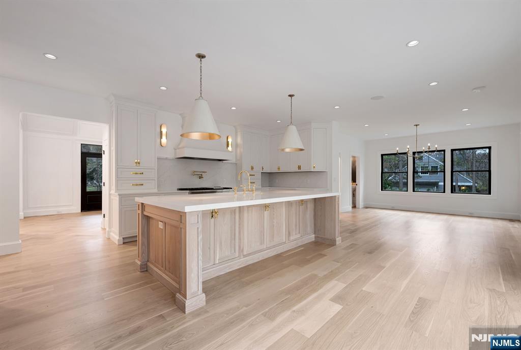 46 Locust Lane Upper Saddle River, NJ 07458 - Photo 15 of 50