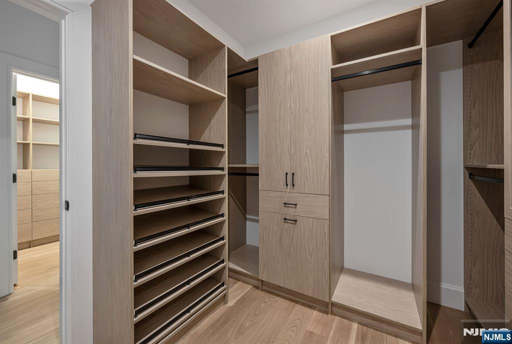 46 Locust Lane Upper Saddle River, NJ 07458 - Photo 32 of 50