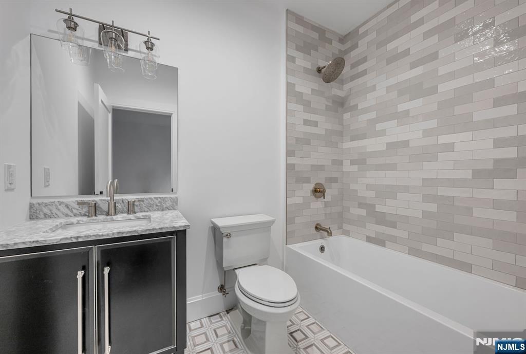 46 Locust Lane Upper Saddle River, NJ 07458 - Photo 34 of 50