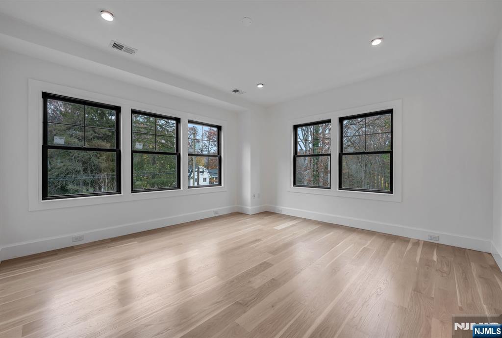 46 Locust Lane Upper Saddle River, NJ 07458 - Photo 36 of 50