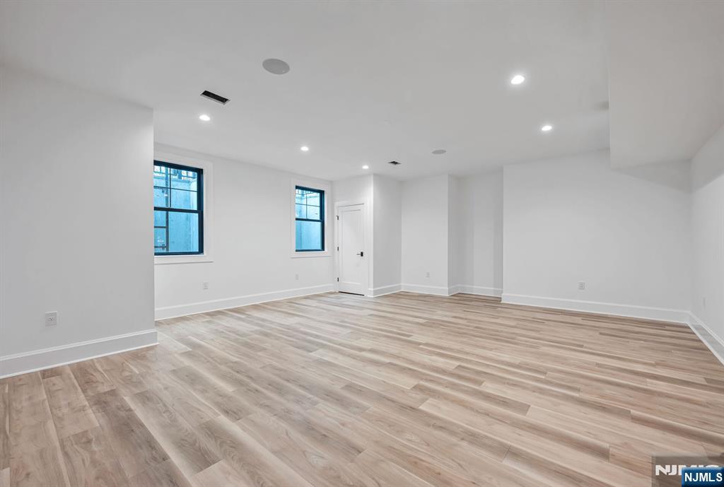 46 Locust Lane Upper Saddle River, NJ 07458 - Photo 43 of 50