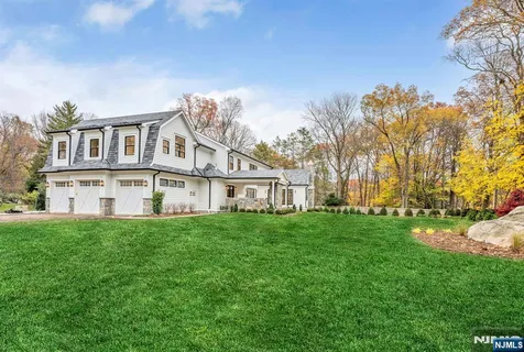 $3,995,000 | 46 Locust Lane, Upper Saddle River, NJ 07458