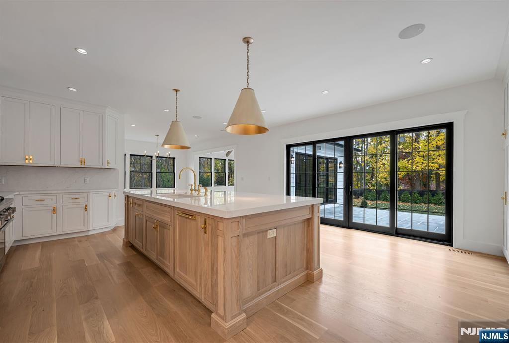 46 Locust Lane Upper Saddle River, NJ 07458 - Photo 9 of 50