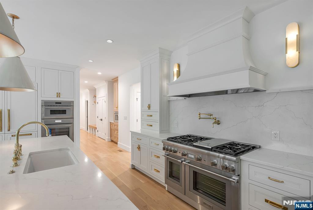 46 Locust Lane Upper Saddle River, NJ 07458 - Photo 10 of 50