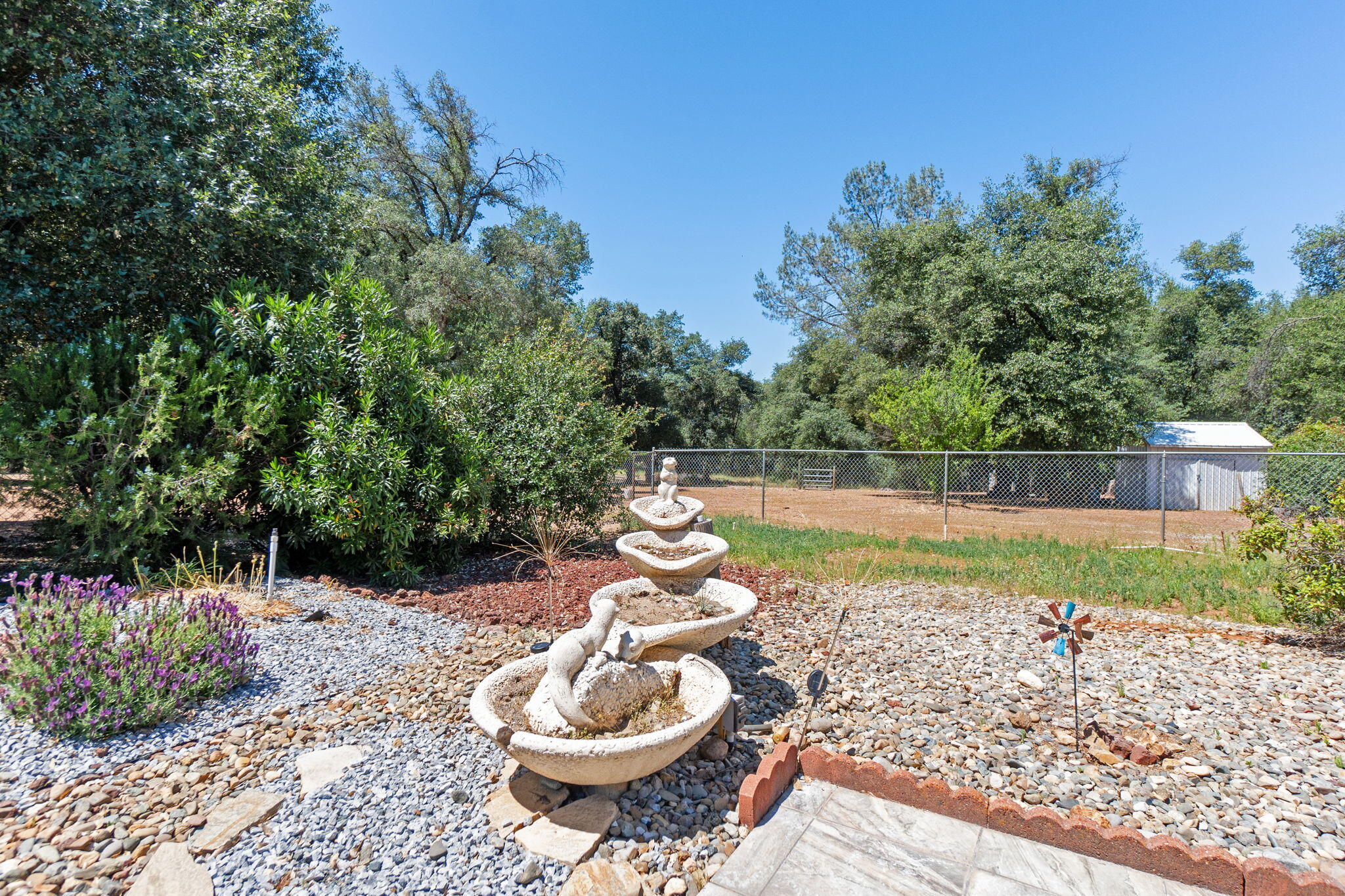 10390 October Lane Redding, CA 96003 - Photo 43 of 94 Yard