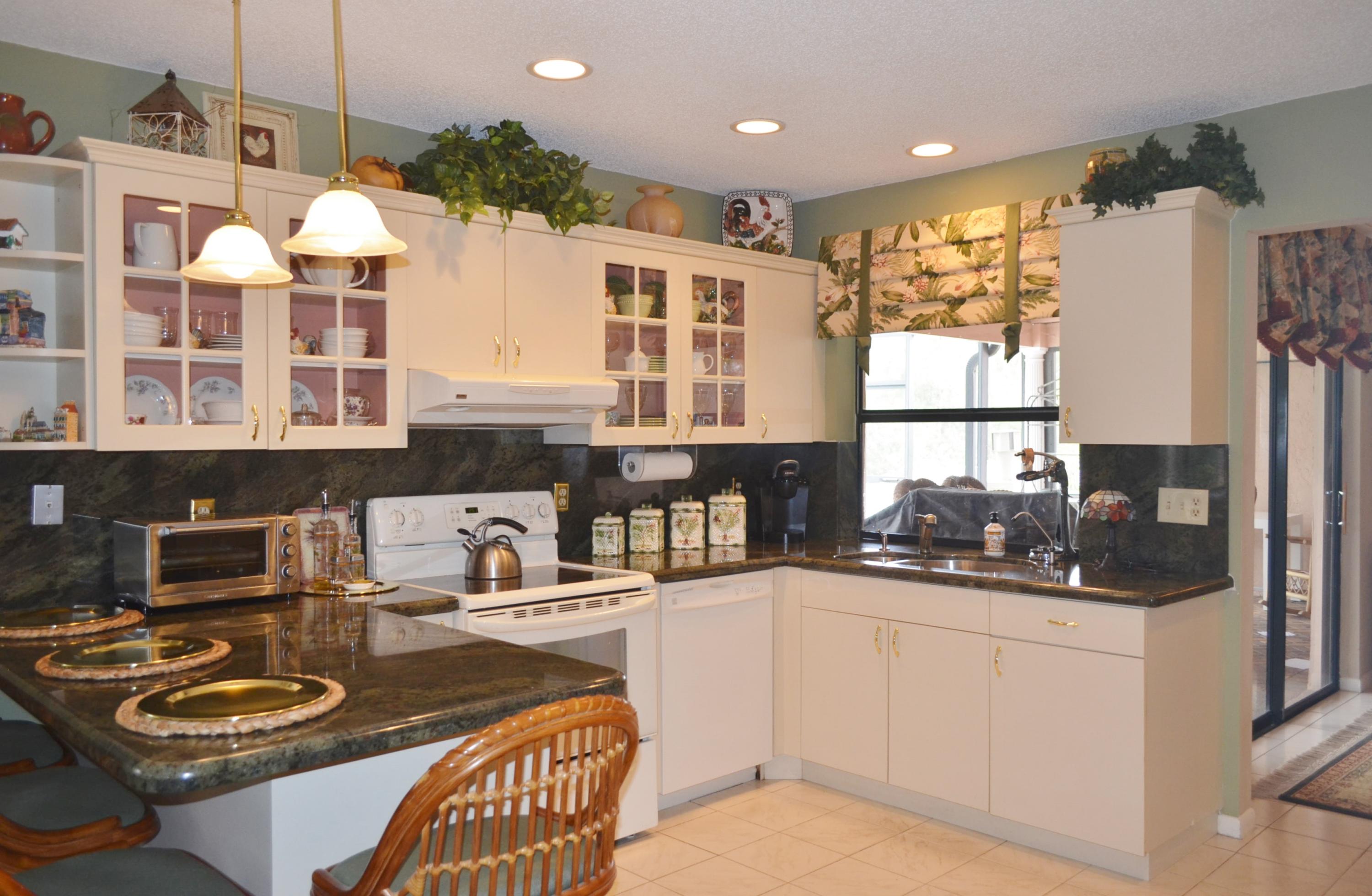 21546 Little Bear Lane Boca Raton, FL 33428 - Photo 36 of 39 Kitchen