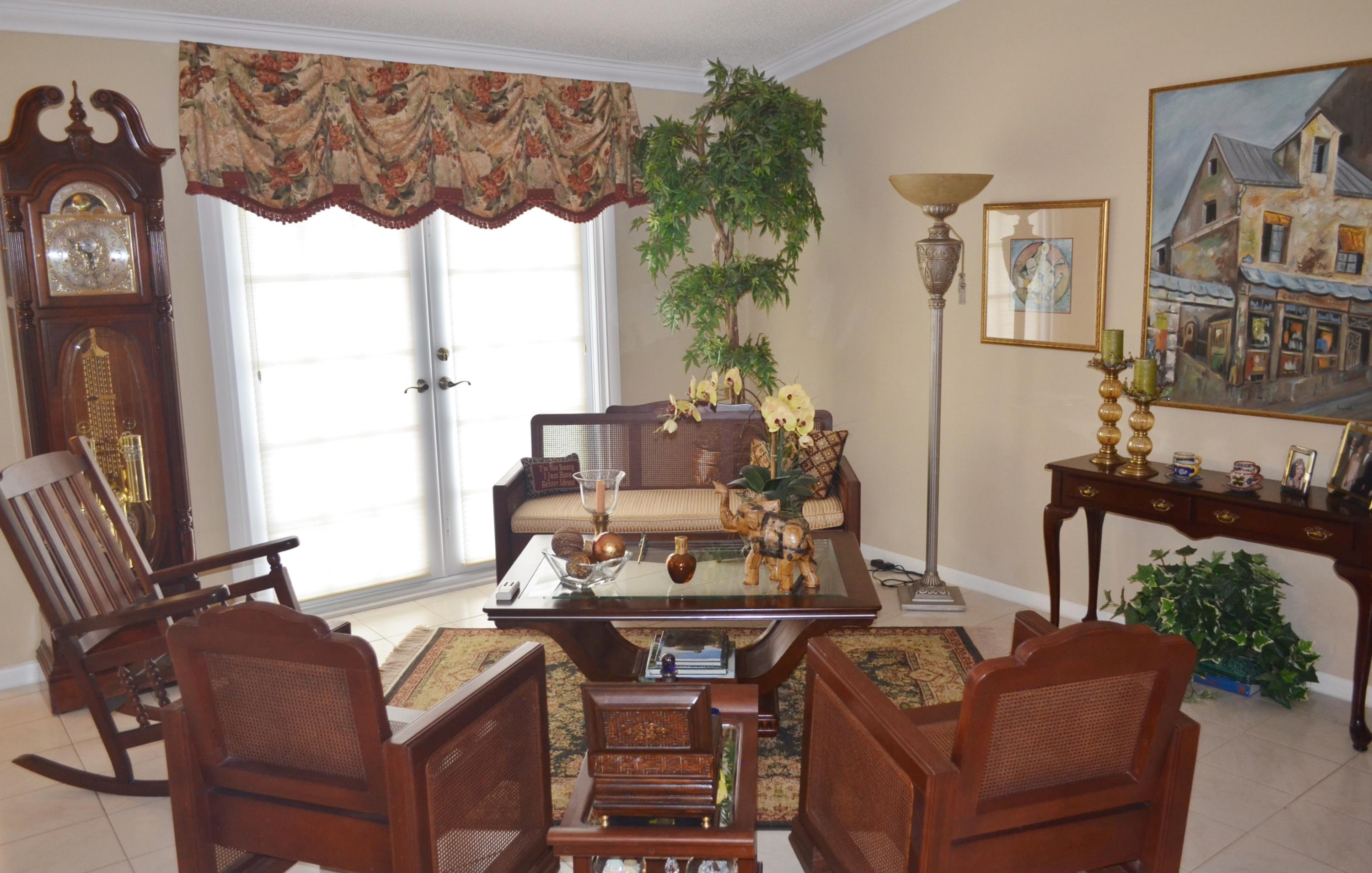 21546 Little Bear Lane Boca Raton, FL 33428 - Photo 6 of 39 Living Room