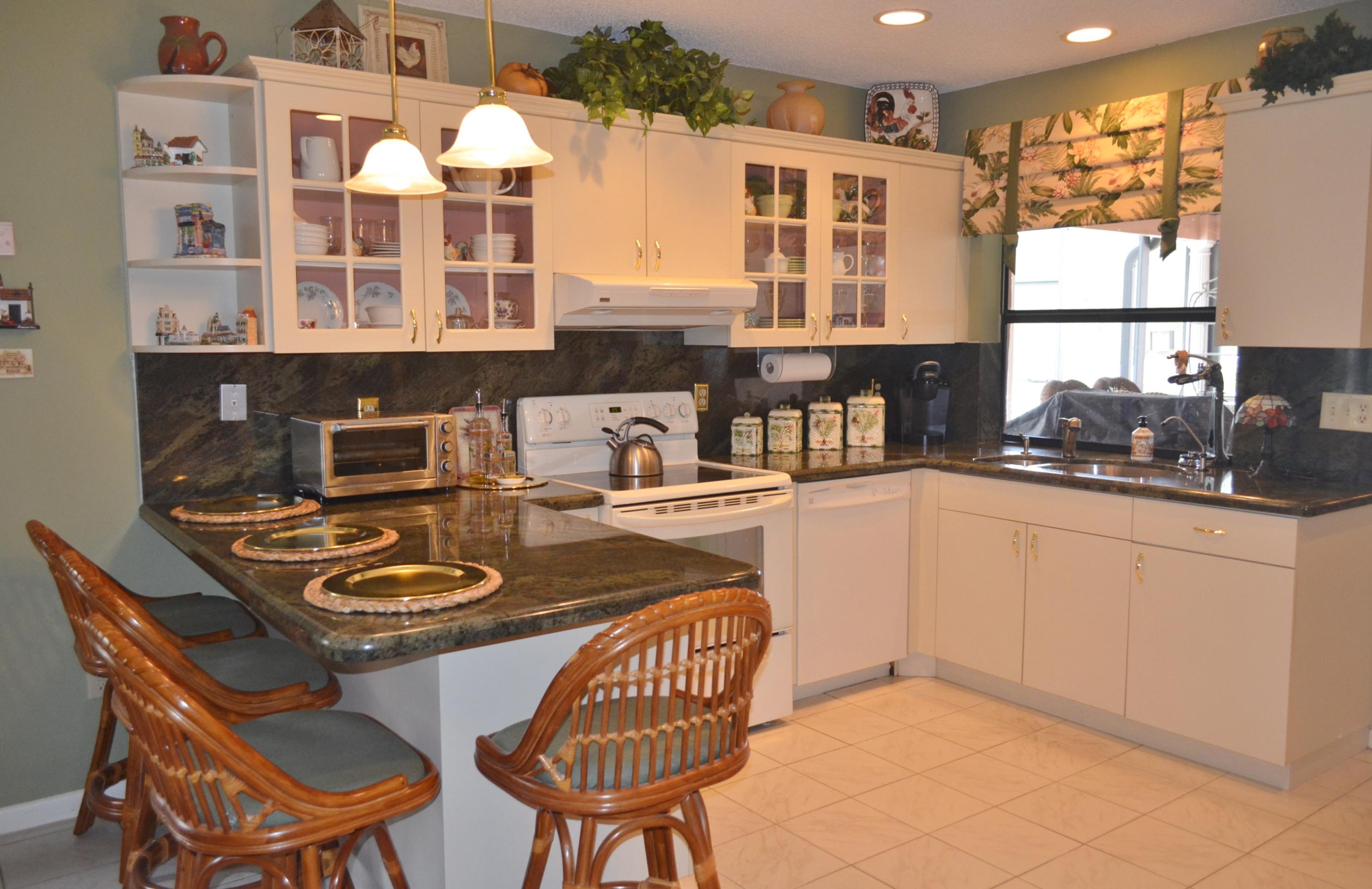 21546 Little Bear Lane Boca Raton, FL 33428 - Photo 9 of 39 Kitchen
