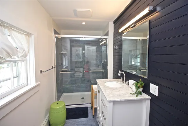 $15,000 | 700 Thames Street, Newport, RI 02840