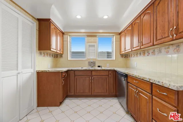 $5,950 | 307 South Doheny Drive, Beverly Hills, CA 90211