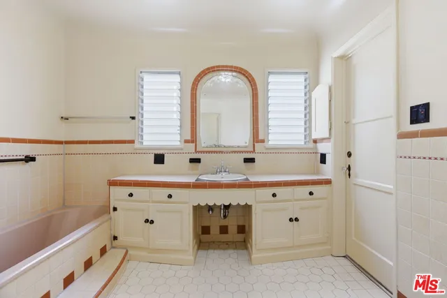 $6,200 | 307 South Doheny Drive, Beverly Hills, CA 90211