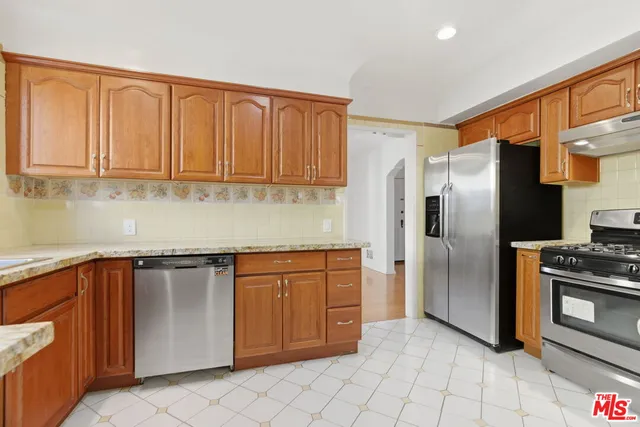 $6,200 | 307 South Doheny Drive, Beverly Hills, CA 90211