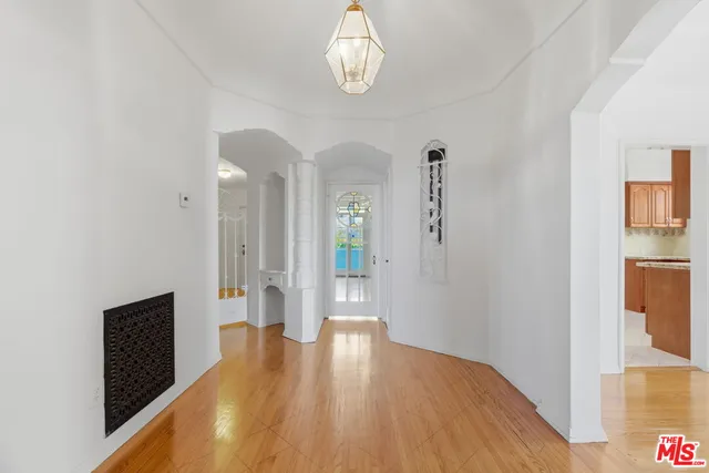 $6,200 | 307 South Doheny Drive, Beverly Hills, CA 90211