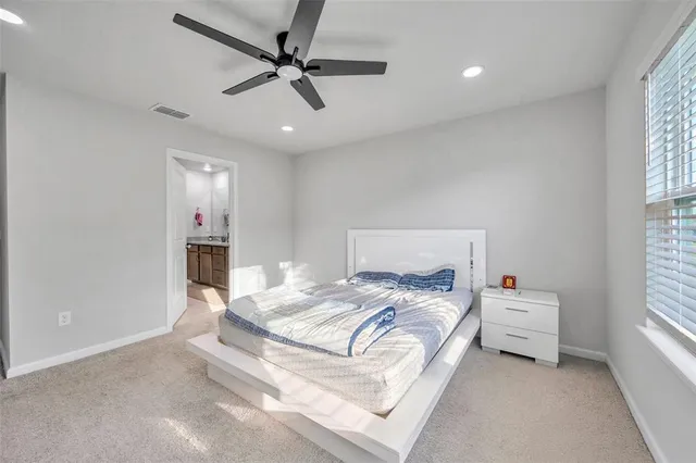 $2,500 | 2595 Everglade Way, Lutz, FL 33558