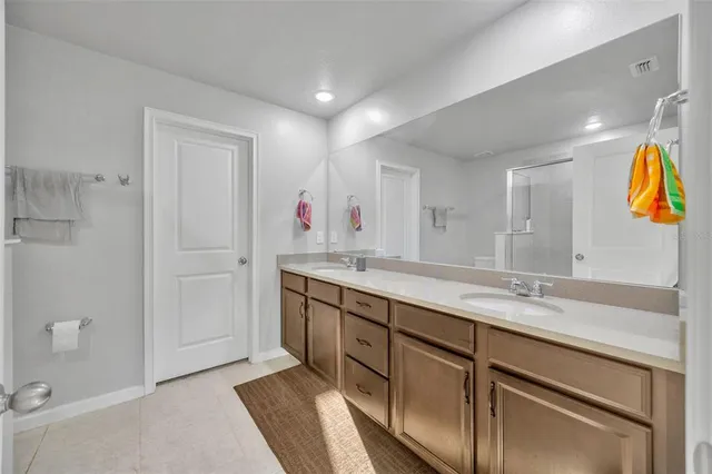 $2,500 | 2595 Everglade Way, Lutz, FL 33558