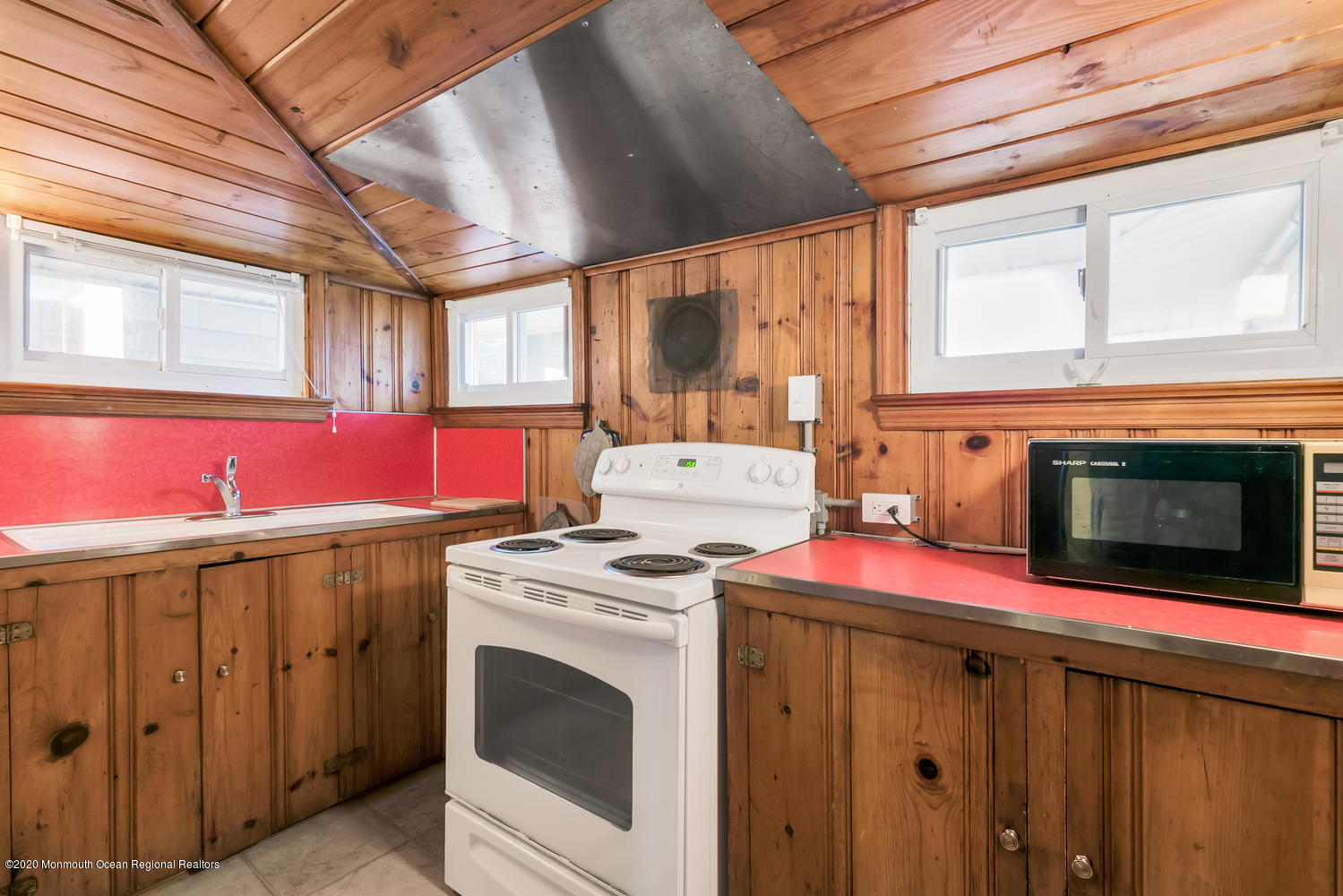 395 Beach Front Manasquan, NJ 08736 - Photo 18 of 52 395 Beach Front Manasquan NJ-large-024-0