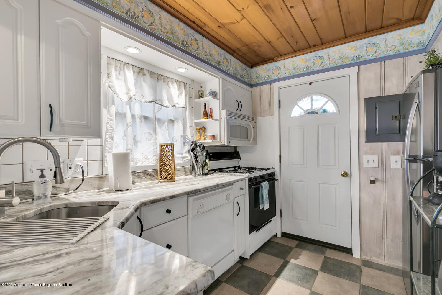 395 Beach Front Manasquan, NJ 08736 - Photo 28 of 52 395 Beach Front Manasquan NJ-large-010-0