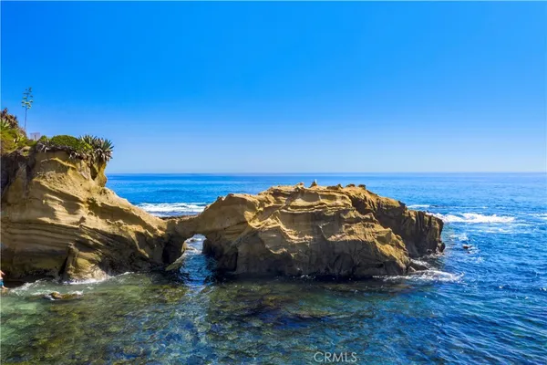 $15,000 | 156 Pearl Street, Laguna Beach, CA 92651