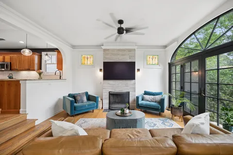 $1,150,000 | 2751 Girard Avenue, Evanston, IL 60201