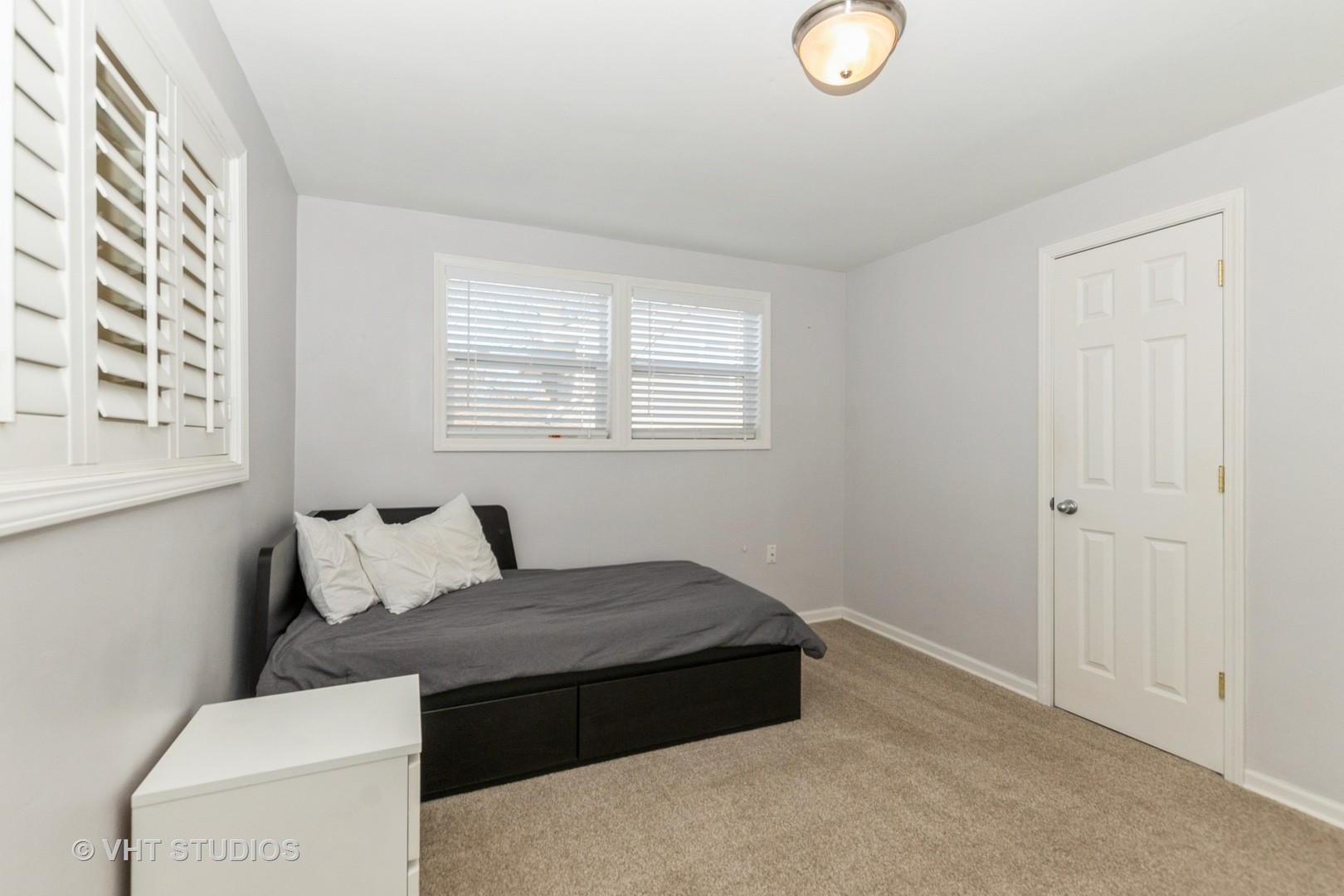 2149 Downey Road Homewood, IL 60430 - Photo 7 of 19 a bedroom with a bed and window