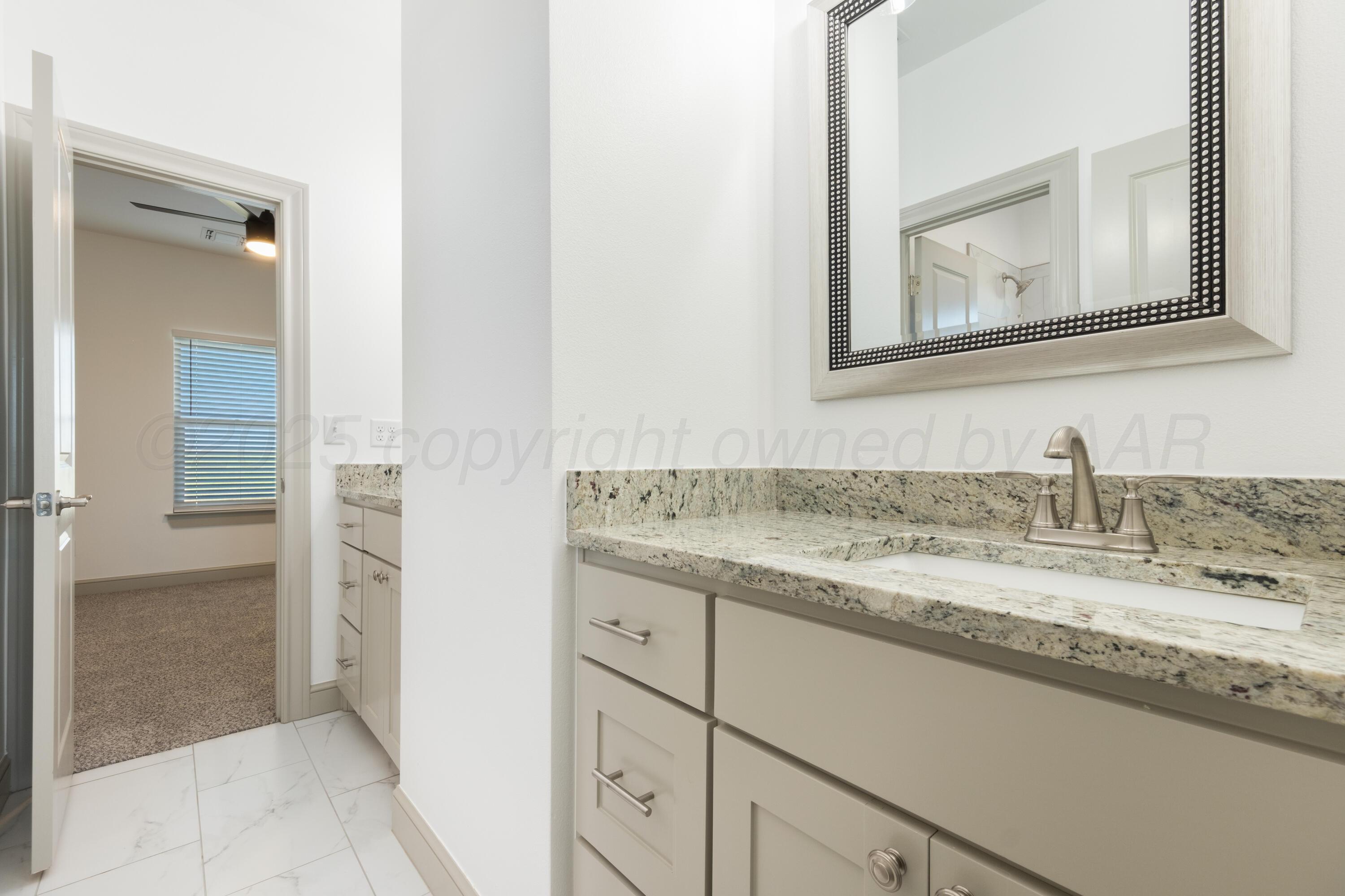 19600 West Costley Road Amarillo, TX 79119 - Photo 23 of 29 Bathroom 2