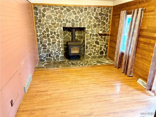 $269,900 | 1912 Creekside Drive, Grand Island, NY 14072