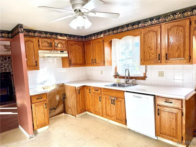 $269,900 | 1912 Creekside Drive, Grand Island, NY 14072