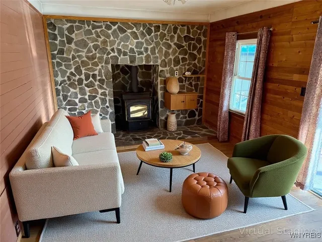 $269,900 | 1912 Creekside Drive, Grand Island, NY 14072