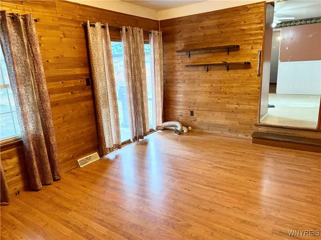 $269,900 | 1912 Creekside Drive, Grand Island, NY 14072