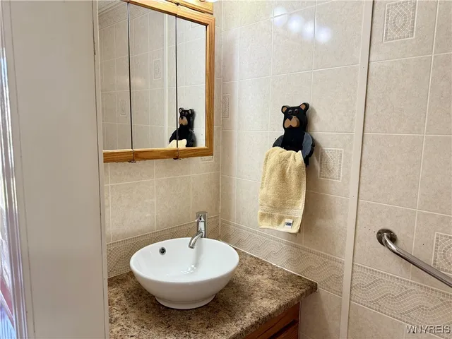 $269,900 | 1912 Creekside Drive, Grand Island, NY 14072