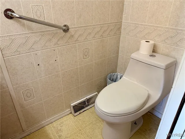 $269,900 | 1912 Creekside Drive, Grand Island, NY 14072