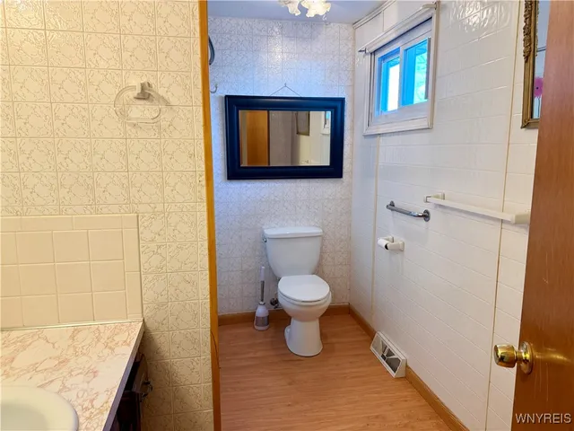 $269,900 | 1912 Creekside Drive, Grand Island, NY 14072