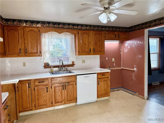 $269,900 | 1912 Creekside Drive, Grand Island, NY 14072