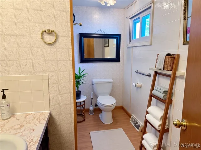 $269,900 | 1912 Creekside Drive, Grand Island, NY 14072