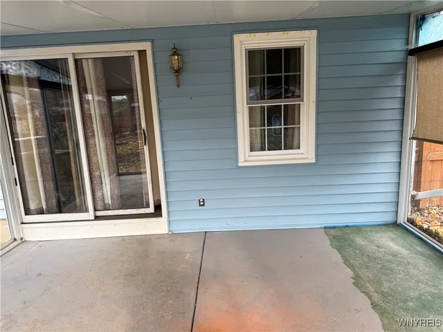 $269,900 | 1912 Creekside Drive, Grand Island, NY 14072