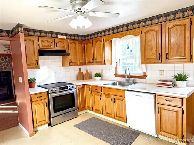 $269,900 | 1912 Creekside Drive, Grand Island, NY 14072