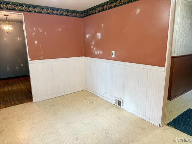 $269,900 | 1912 Creekside Drive, Grand Island, NY 14072