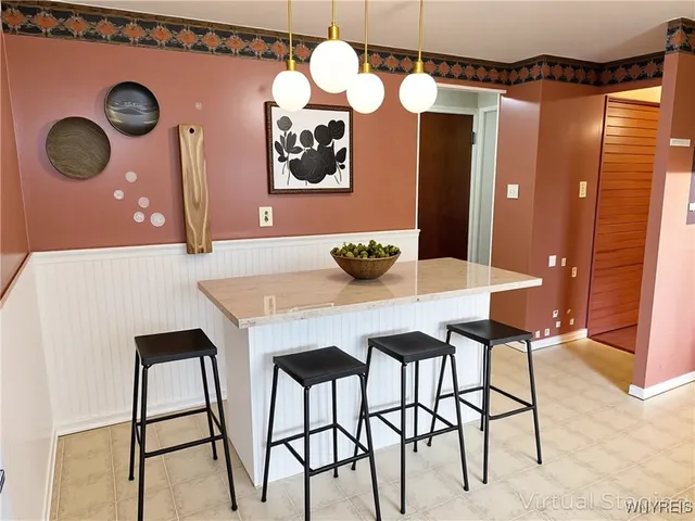 $269,900 | 1912 Creekside Drive, Grand Island, NY 14072