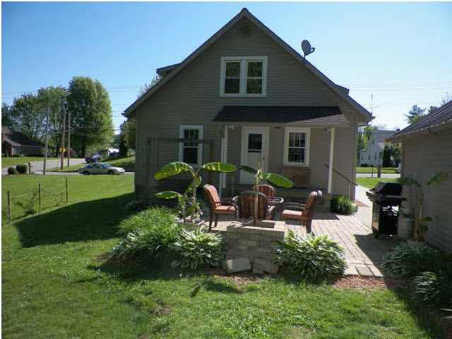 520 Giesler Road Jasper, IN 47546 - Photo 3 of 15 Gallery Image 3