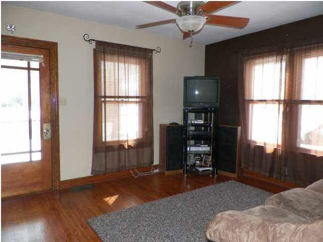520 Giesler Road Jasper, IN 47546 - Photo 7 of 15 Gallery Image 7