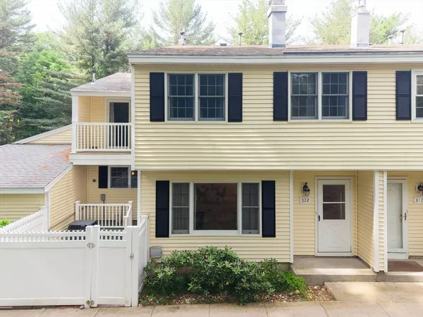 $350,000 | 322 Edgebrook Drive, Unit 322, Boylston, MA 01505