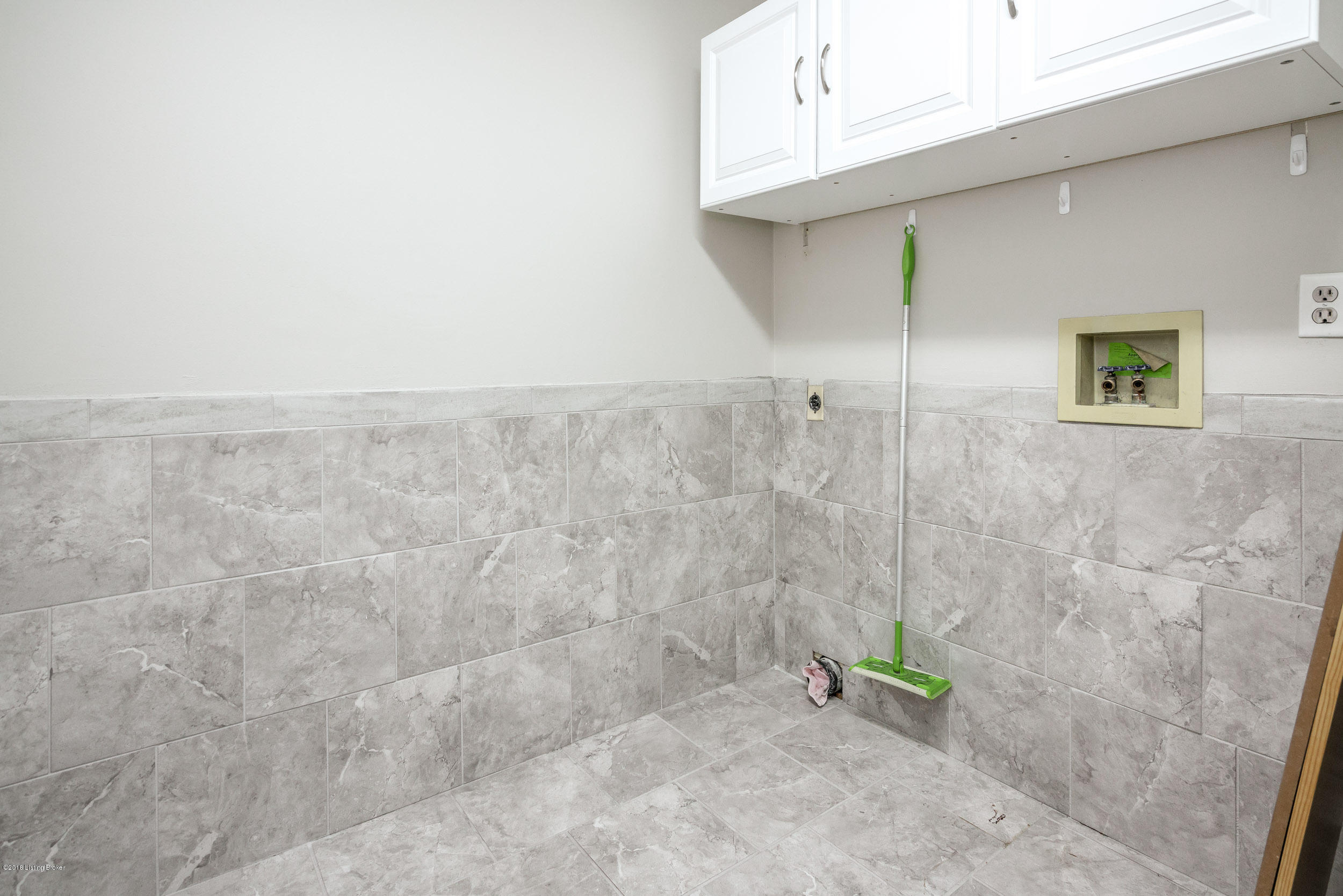 12614 Kirkham Road Louisville, KY 40299 - Photo 26 of 82 12614 Kirkham Rd-50