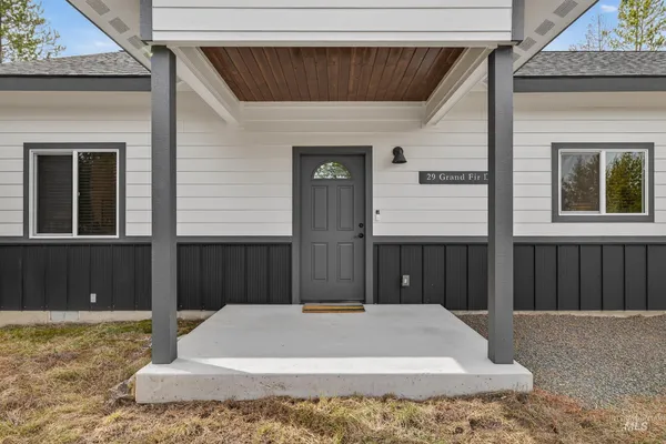 $699,000 | 29 Grand Fir Drive, Donnelly, ID 83615