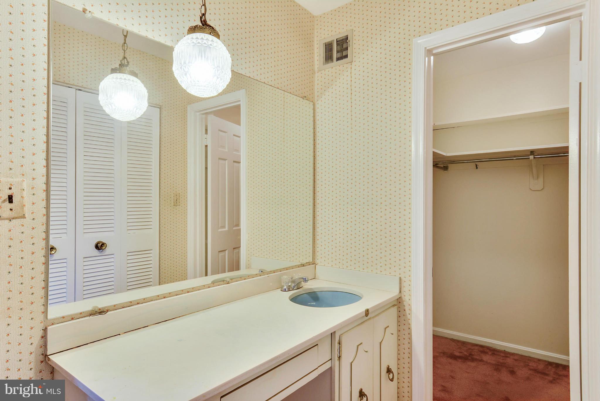 11716 Kemp Mill Road Silver Spring, MD 20902 - Photo 14 of 30 Vanity
