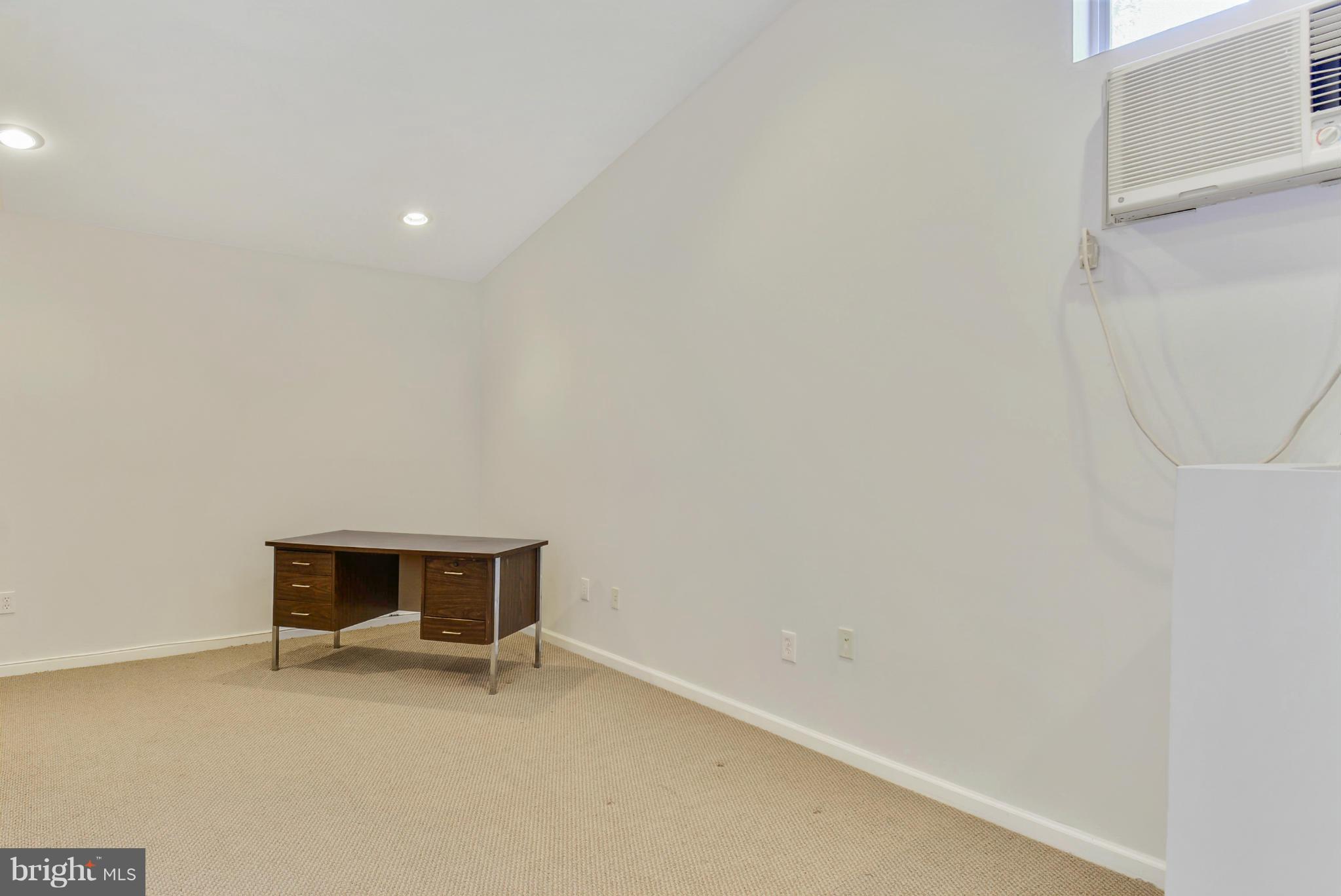 11716 Kemp Mill Road Silver Spring, MD 20902 - Photo 22 of 30 Upper Level Office / Den