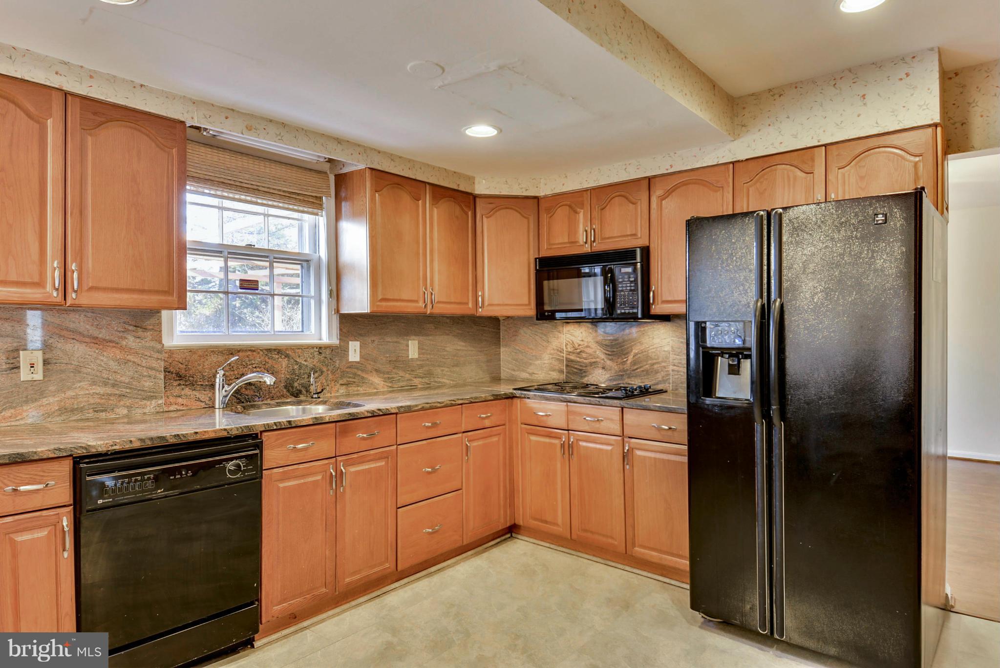11716 Kemp Mill Road Silver Spring, MD 20902 - Photo 7 of 30 Kitchen
