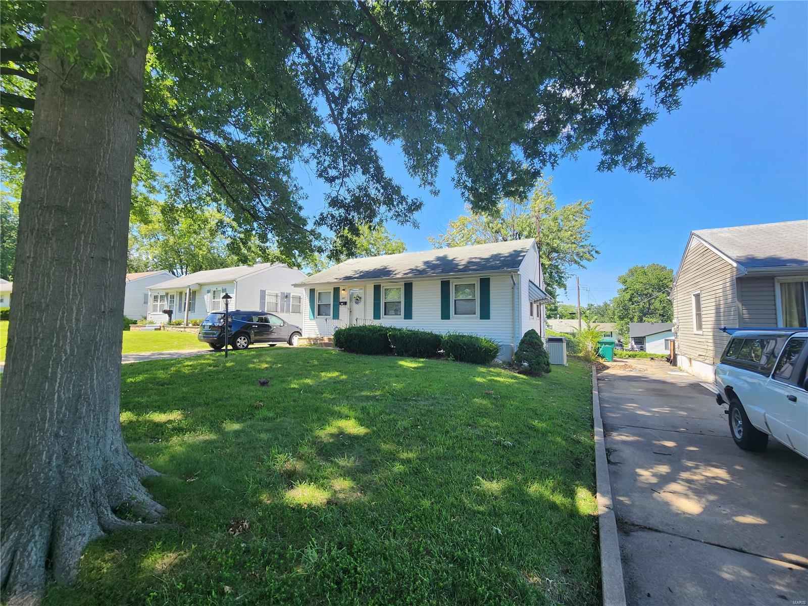367 Cameron Road St. Louis, MO 63137 - Photo 33 of 33