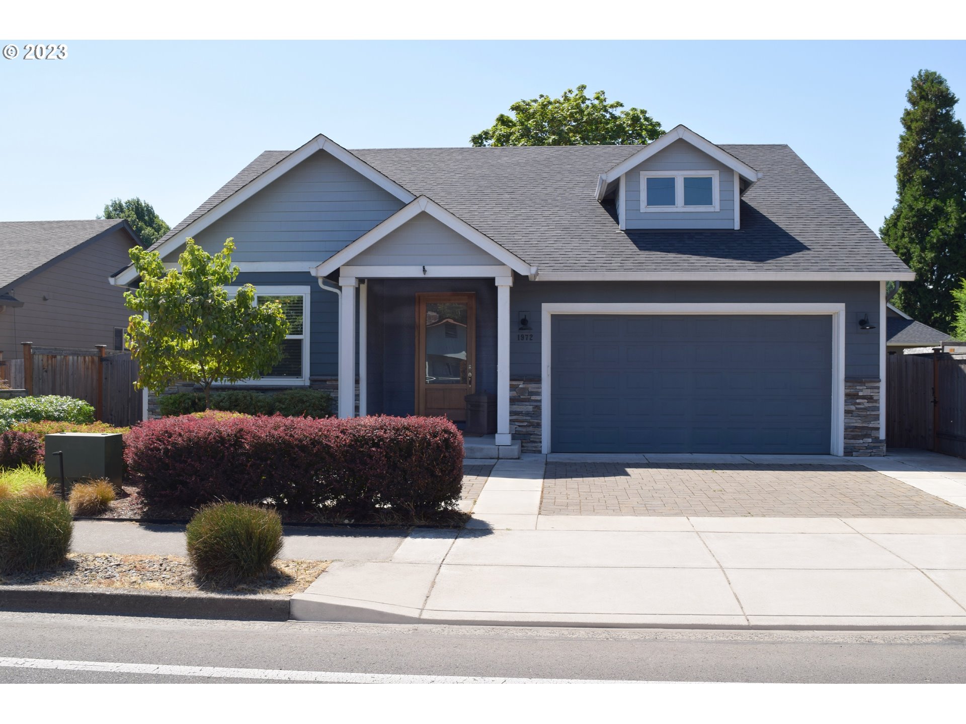 1972 Gilham Road Eugene, OR 97401 - Photo 1 of 39 Gallery Image 1