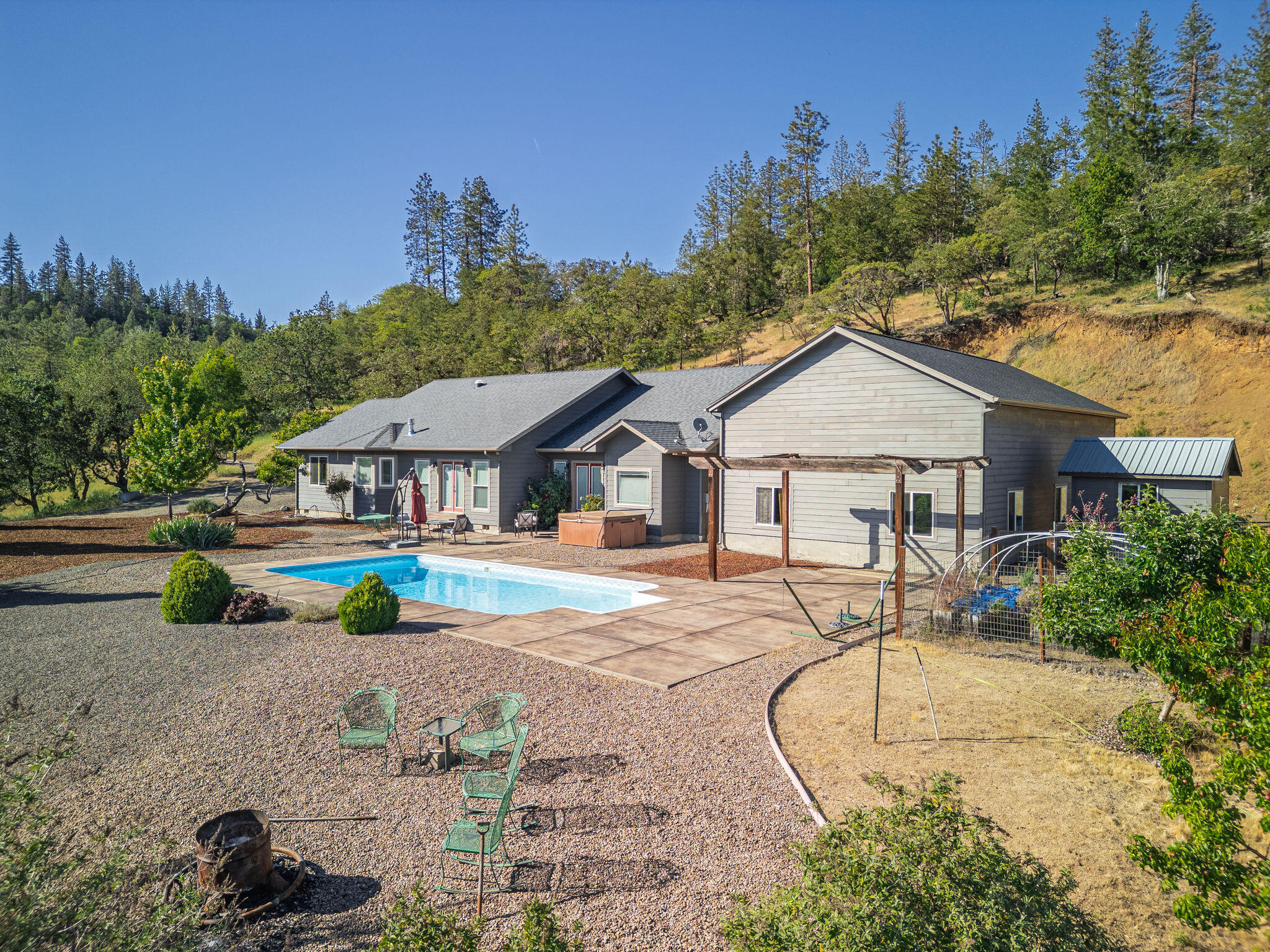 158 Rockingham Circle Eagle Point, OR 97524 - Photo 25 of 58 HD-12