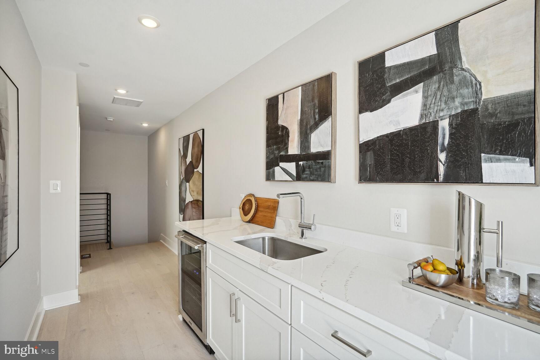 901 19th Street Northeast, Unit PH2 Washington, DC 20002 - Photo 27 of 31
